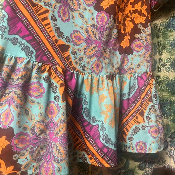 Fun Retro Dress - Picture 3 of 4